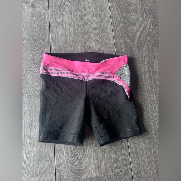 IVIVVA black biker short 4 - Picture 4 of 5